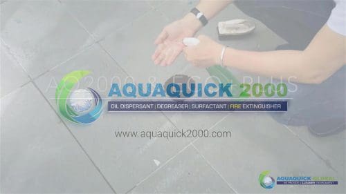 AQUAQUICK 2000 Emergency Spill Kit AQUAQUICK 2000 Eco Plus Demo olievervuiling op het oppervlak
